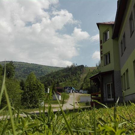 Hotel Bocy Ошчадница Экстерьер фото